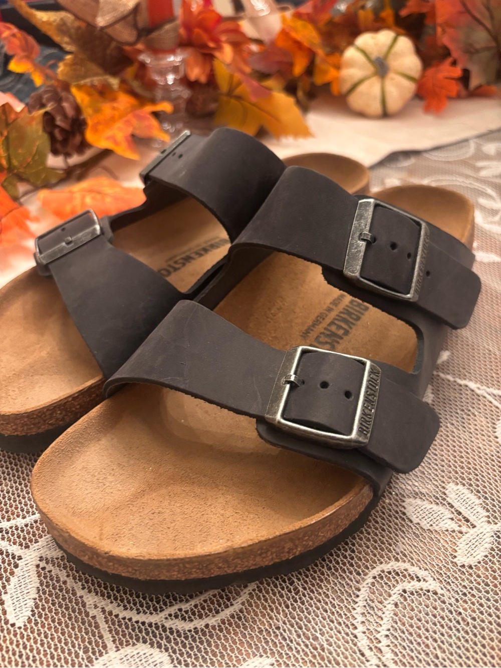 Like New. Birkenstock Arizona Black Two-Strap Buckle Sandals.  Size 40